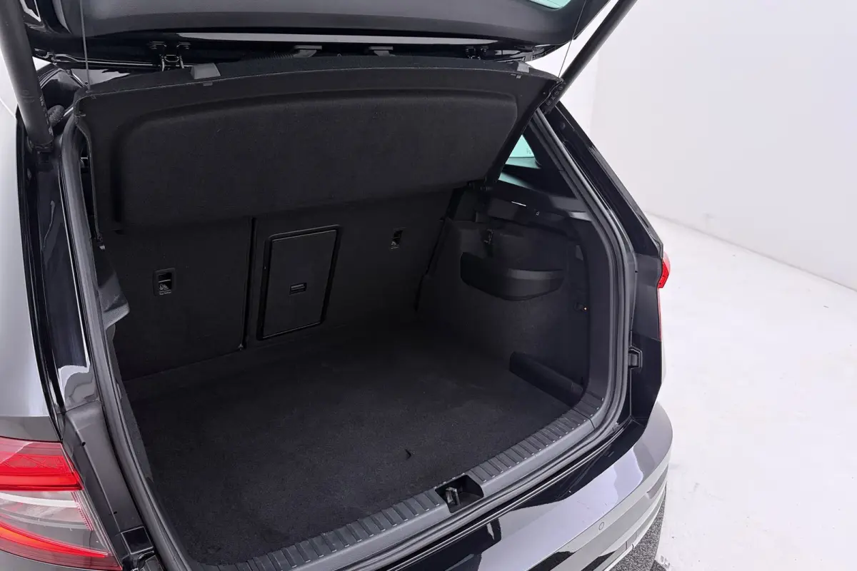 1.5 TSI Sportline Business | Uitklap Trekhaak | Camera | Stuur-/Stoelverwarming | Climate Control | CarPlay |