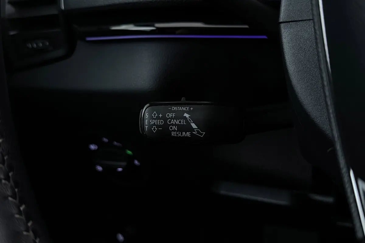 1.5 TSI Sportline Business | Uitklap Trekhaak | Camera | Stuur-/Stoelverwarming | Climate Control | CarPlay |