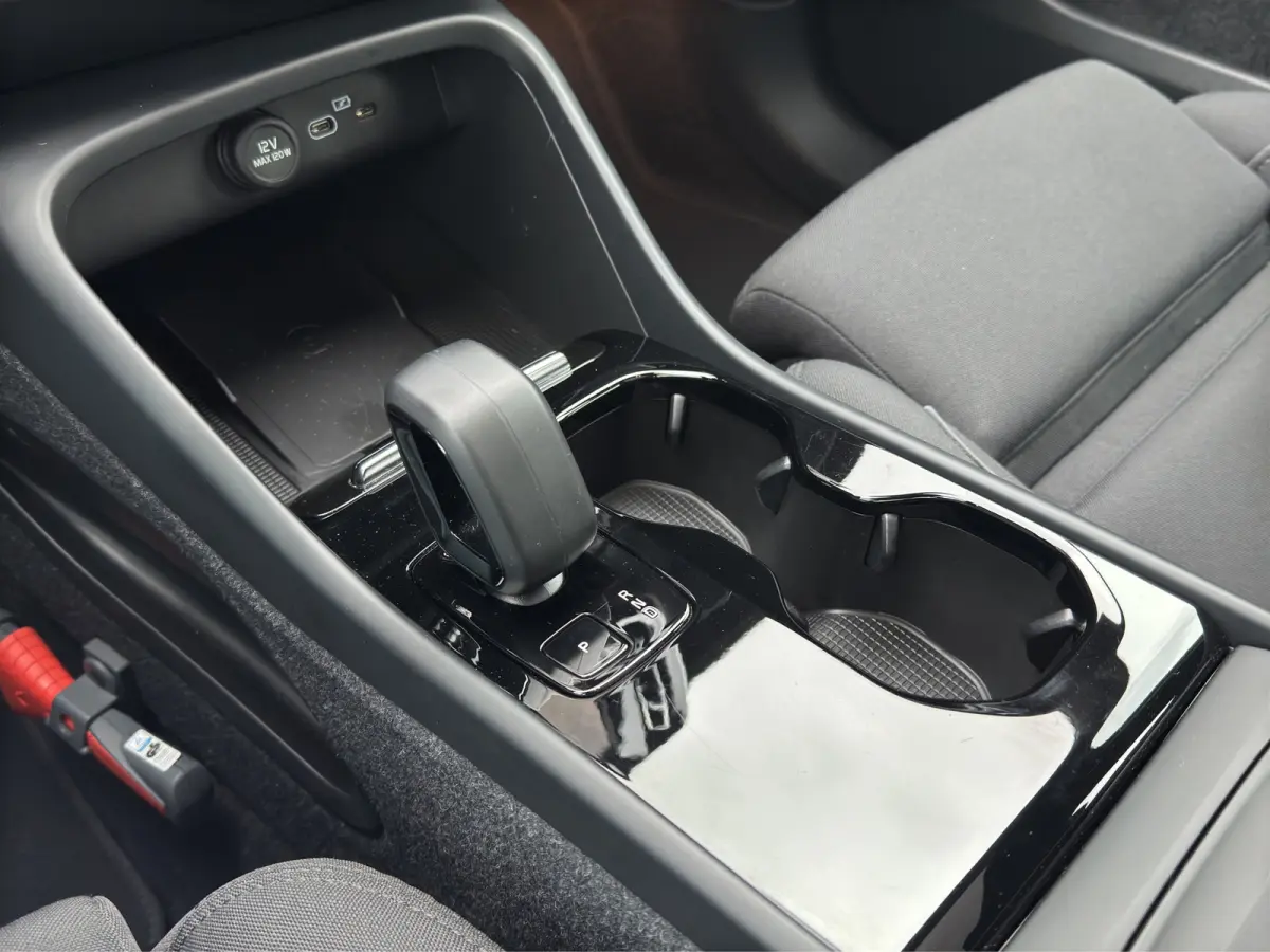 Single Motor Core 69 kWh | Camera | Panoramadak | Warmtepomp | Apple Carplay\Android Auto |