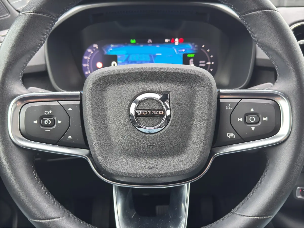 Single Motor Core 69 kWh | Camera | Panoramadak | Warmtepomp | Apple Carplay\Android Auto |