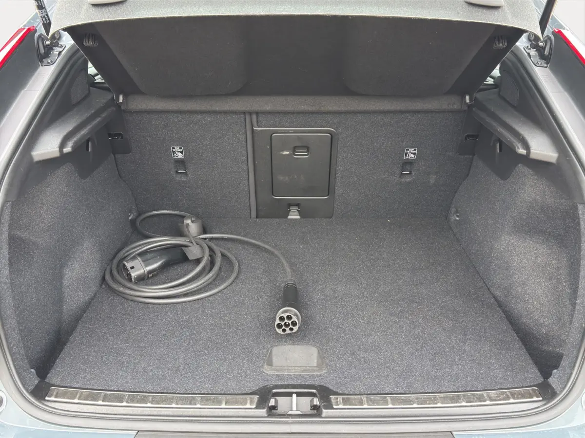 Single Motor Core 69 kWh | Camera | Panoramadak | Warmtepomp | Apple Carplay\Android Auto |