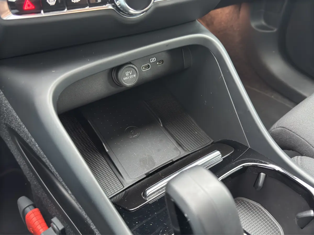 Single Motor Core 69 kWh | Camera | Panoramadak | Warmtepomp | Apple Carplay\Android Auto |