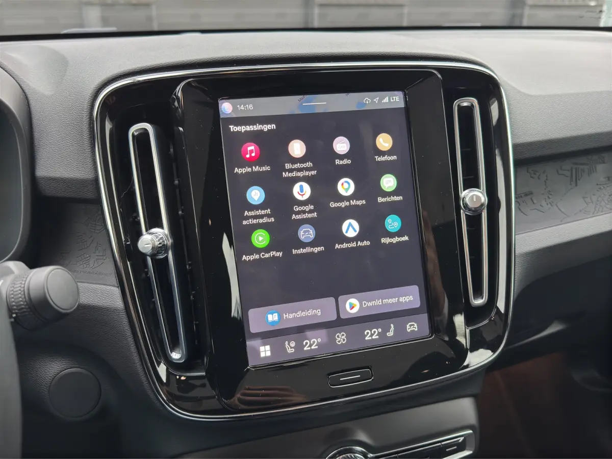 Single Motor Core 69 kWh | Camera | Panoramadak | Warmtepomp | Apple Carplay\Android Auto |