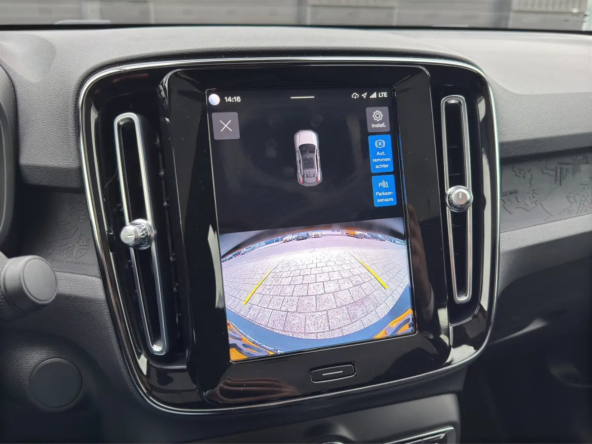 Single Motor Core 69 kWh | Camera | Panoramadak | Warmtepomp | Apple Carplay\Android Auto |