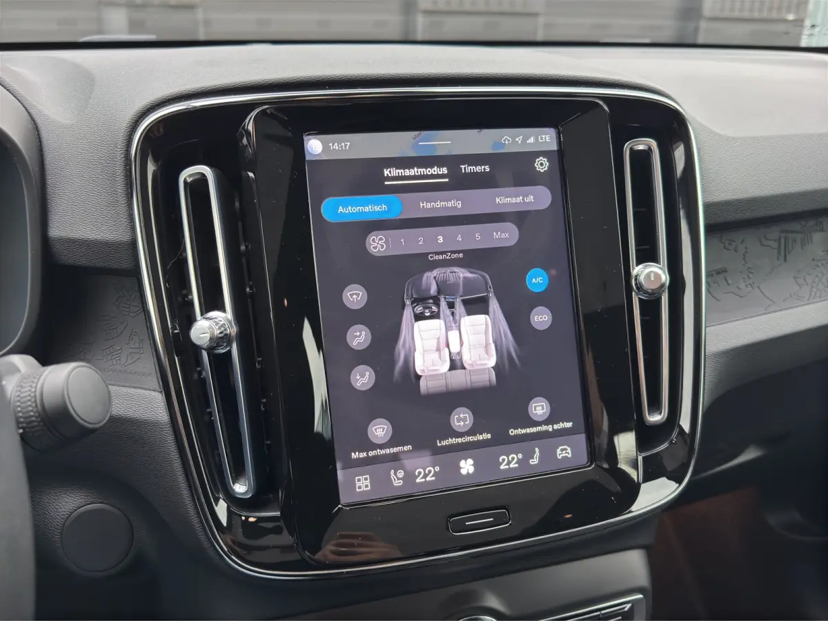 Single Motor Core 69 kWh | Camera | Panoramadak | Warmtepomp | Apple Carplay\Android Auto |