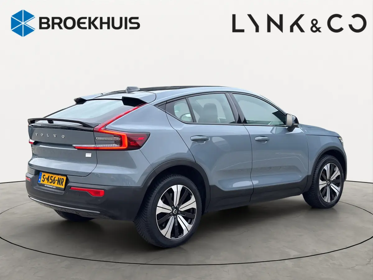 Single Motor Core 69 kWh | Camera | Panoramadak | Warmtepomp | Apple Carplay\Android Auto |