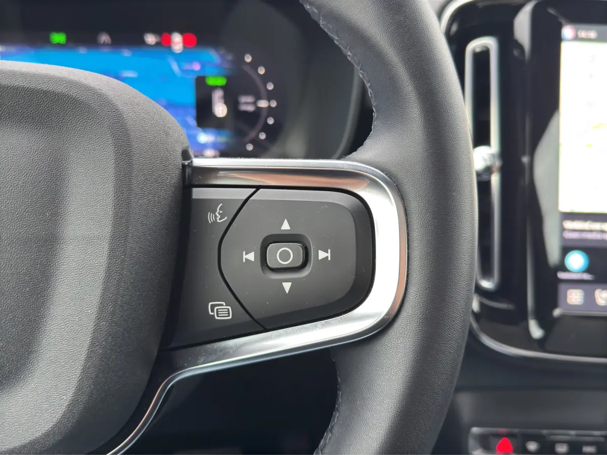 Single Motor Core 69 kWh | Camera | Panoramadak | Warmtepomp | Apple Carplay\Android Auto |