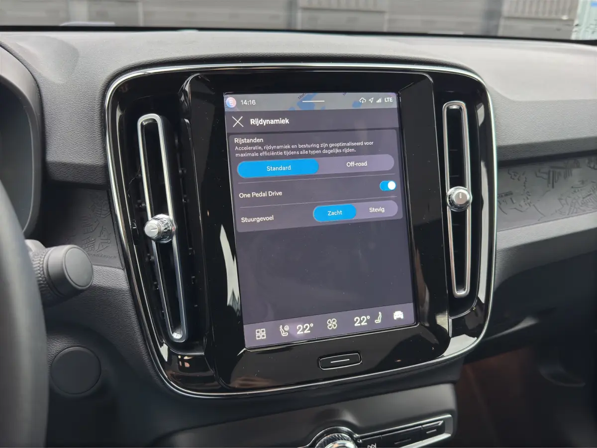 Single Motor Core 69 kWh | Camera | Panoramadak | Warmtepomp | Apple Carplay\Android Auto |