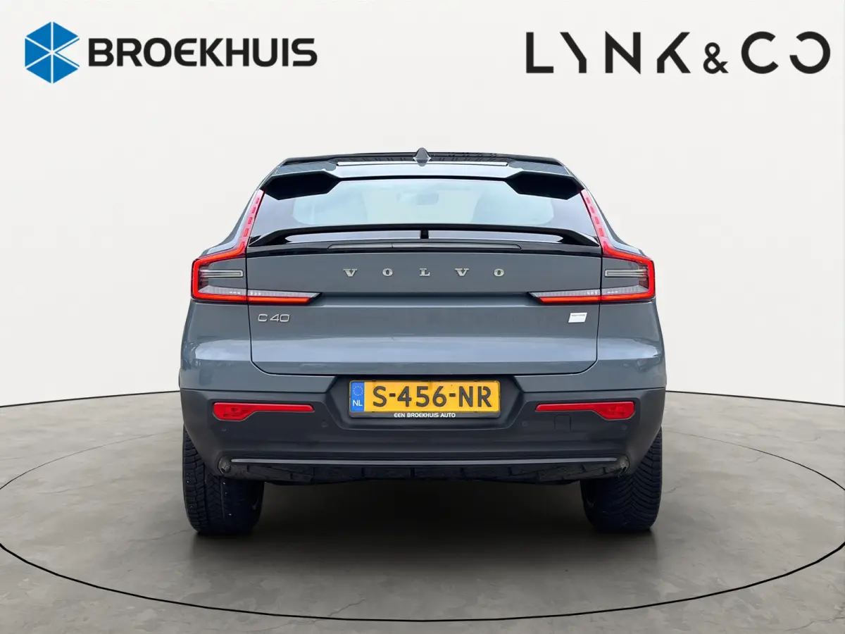 Single Motor Core 69 kWh | Camera | Panoramadak | Warmtepomp | Apple Carplay\Android Auto |