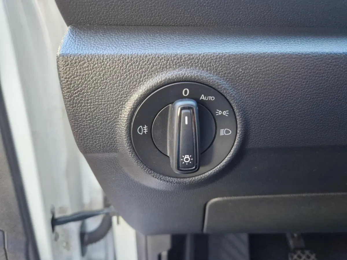1.0 TSI 12MND BOVAG|AIRCO|REGENSENSOR| ELEKTR. RAMEN|4X NWE ALLSEASON|REMMEN V+A NIEUW