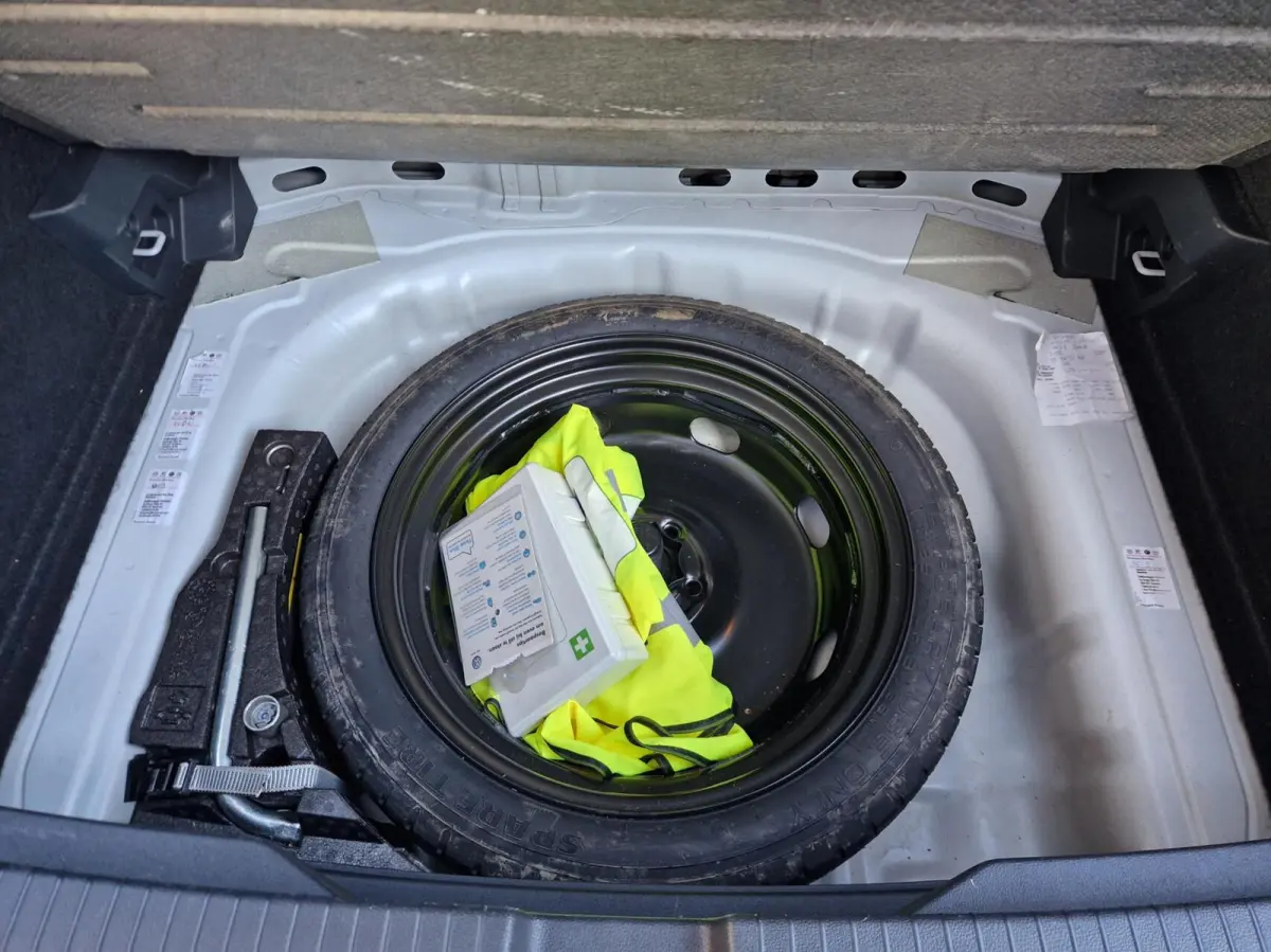 1.0 TSI 12MND BOVAG|AIRCO|REGENSENSOR| ELEKTR. RAMEN|4X NWE ALLSEASON|REMMEN V+A NIEUW