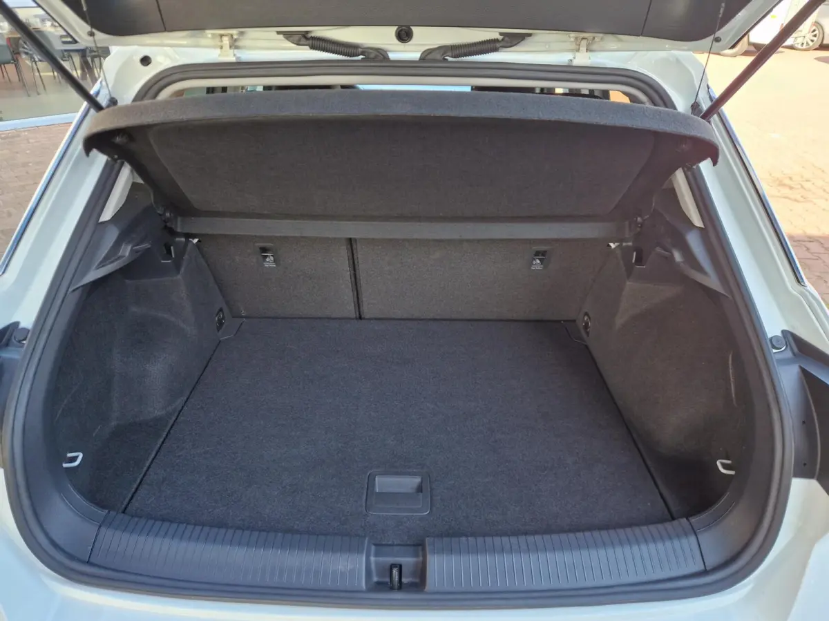 1.0 TSI 12MND BOVAG|AIRCO|REGENSENSOR| ELEKTR. RAMEN|4X NWE ALLSEASON|REMMEN V+A NIEUW