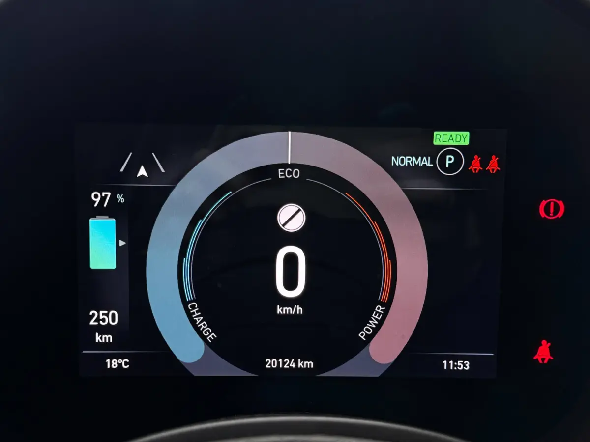 42 kWh | 95% SOH | Navigatie By App | Climate Control | Cruise control | DAB |