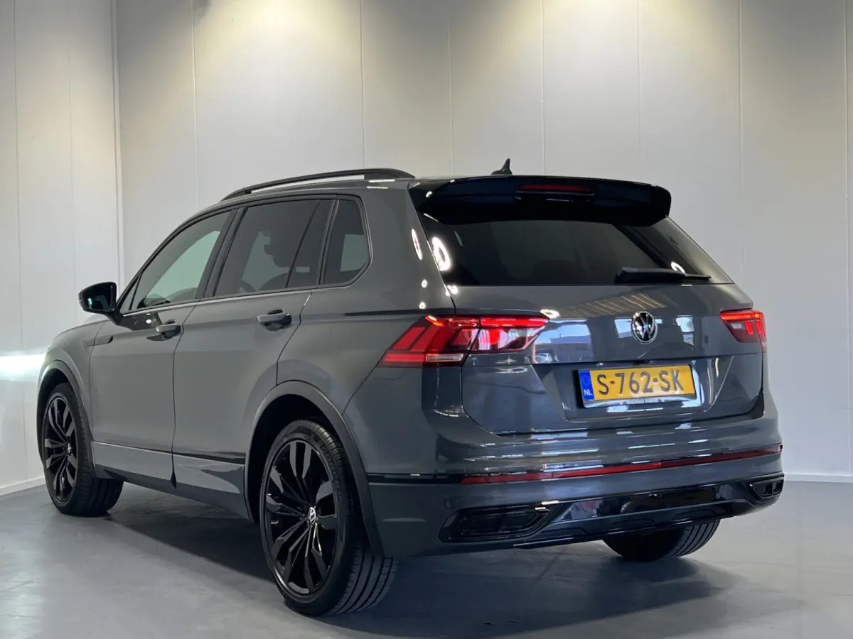 1.5 TSI R-Line Business+ | Navigatie/Android/Apple Carplay | LM Velgen 20" | Voorstoelen/Stuur Verwarmd | Cruise Control Adaptief | Airco | Matrix LED Koplampen |