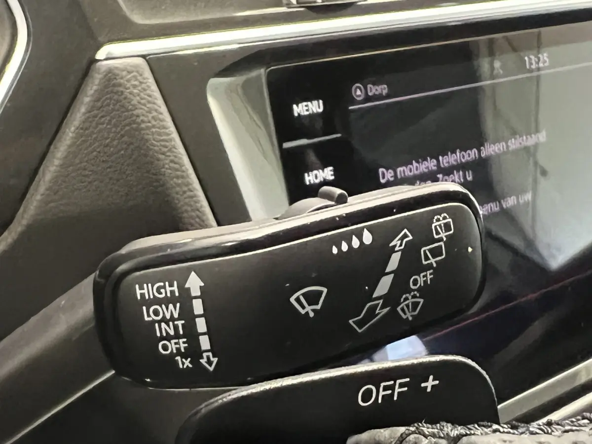 1.5 TSI R-Line Business+ | Navigatie/Android/Apple Carplay | LM Velgen 20" | Voorstoelen/Stuur Verwarmd | Cruise Control Adaptief | Airco | Matrix LED Koplampen |