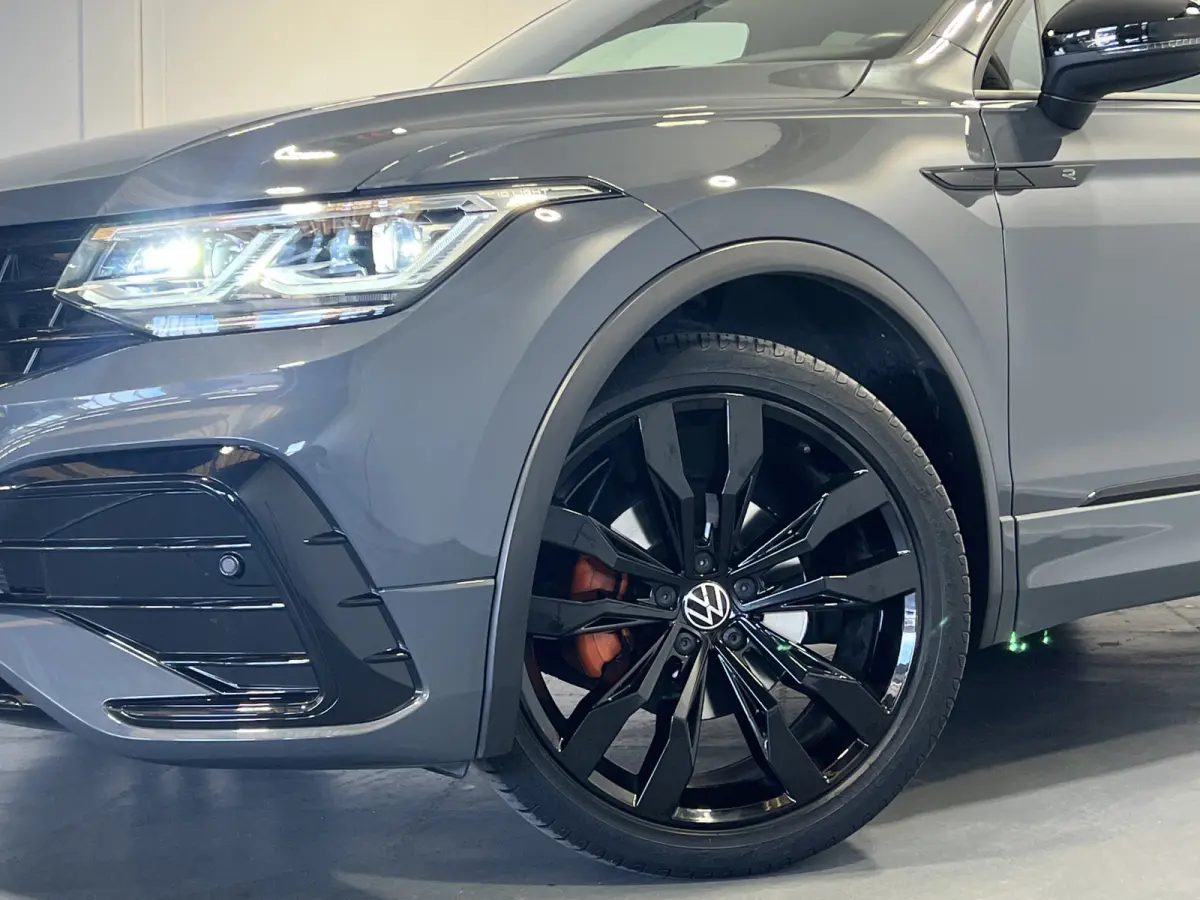1.5 TSI R-Line Business+ | Navigatie/Android/Apple Carplay | LM Velgen 20" | Voorstoelen/Stuur Verwarmd | Cruise Control Adaptief | Airco | Matrix LED Koplampen |