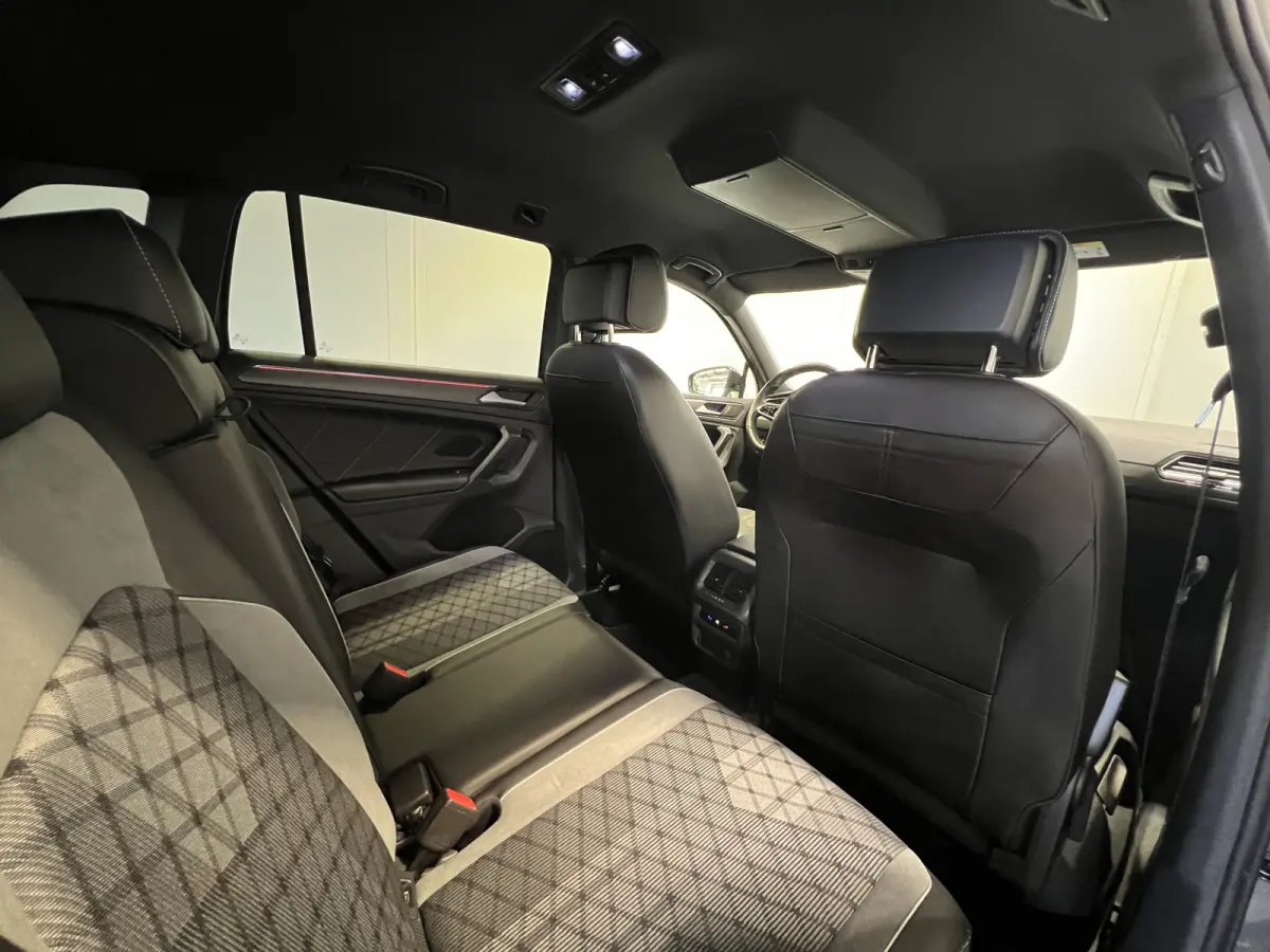 1.5 TSI R-Line Business+ | Navigatie/Android/Apple Carplay | LM Velgen 20" | Voorstoelen/Stuur Verwarmd | Cruise Control Adaptief | Airco | Matrix LED Koplampen |