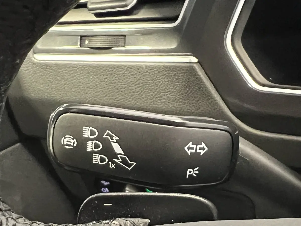 1.5 TSI R-Line Business+ | Navigatie/Android/Apple Carplay | LM Velgen 20" | Voorstoelen/Stuur Verwarmd | Cruise Control Adaptief | Airco | Matrix LED Koplampen |