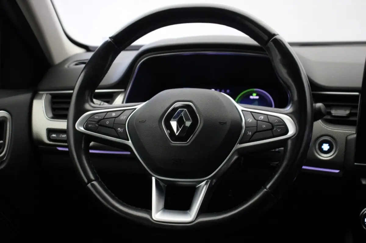1.6 E-Tech Hybrid 145 Intens - Panorama, Digitaal Cockpit, Carplay, Camera