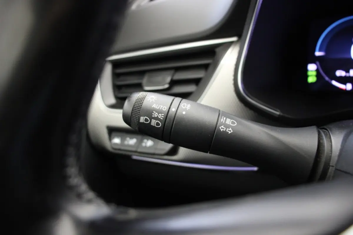 1.6 E-Tech Hybrid 145 Intens - Panorama, Digitaal Cockpit, Carplay, Camera
