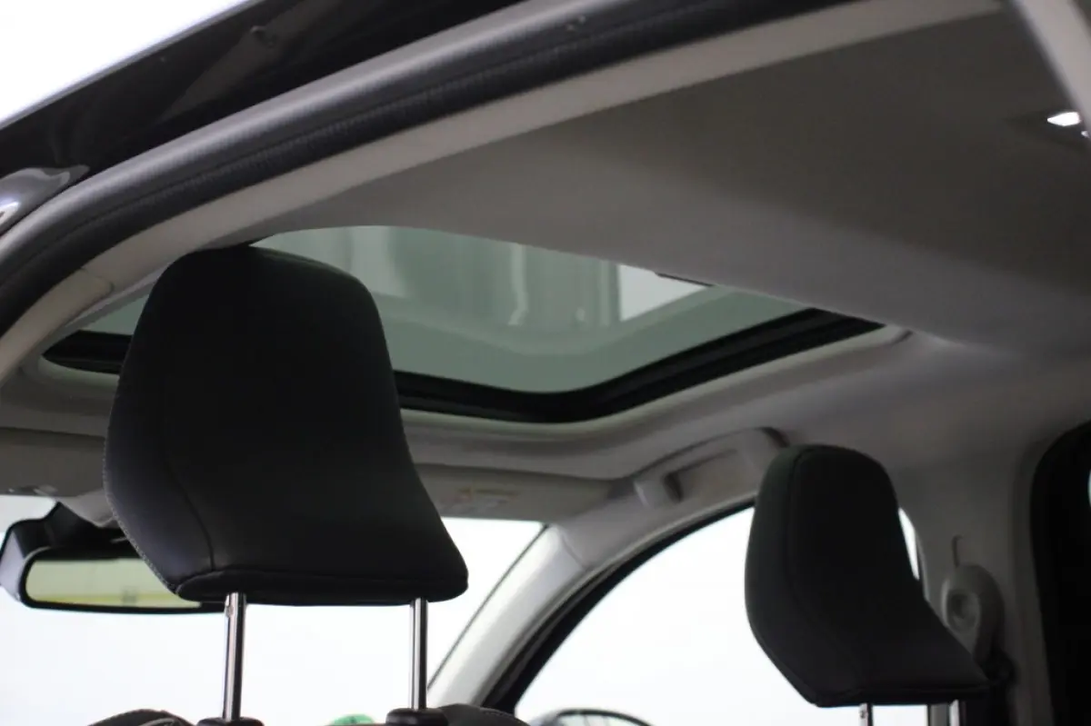 1.6 E-Tech Hybrid 145 Intens - Panorama, Digitaal Cockpit, Carplay, Camera