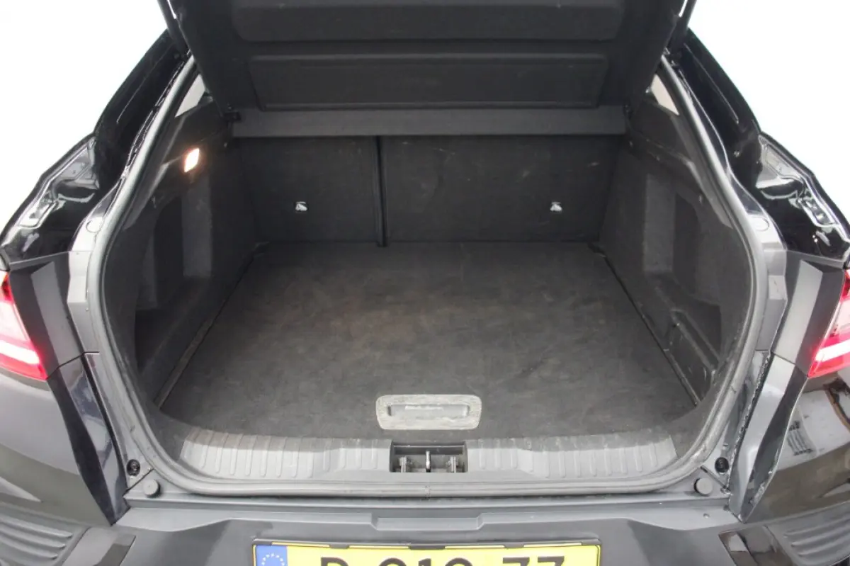 1.6 E-Tech Hybrid 145 Intens - Panorama, Digitaal Cockpit, Carplay, Camera