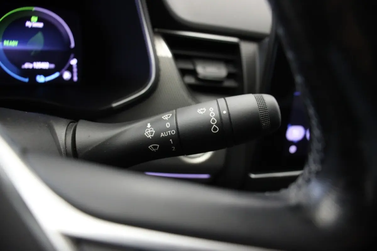 1.6 E-Tech Hybrid 145 Intens - Panorama, Digitaal Cockpit, Carplay, Camera