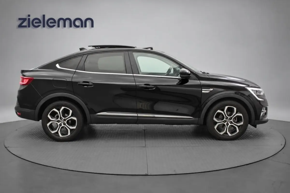 1.6 E-Tech Hybrid 145 Intens - Panorama, Digitaal Cockpit, Carplay, Camera