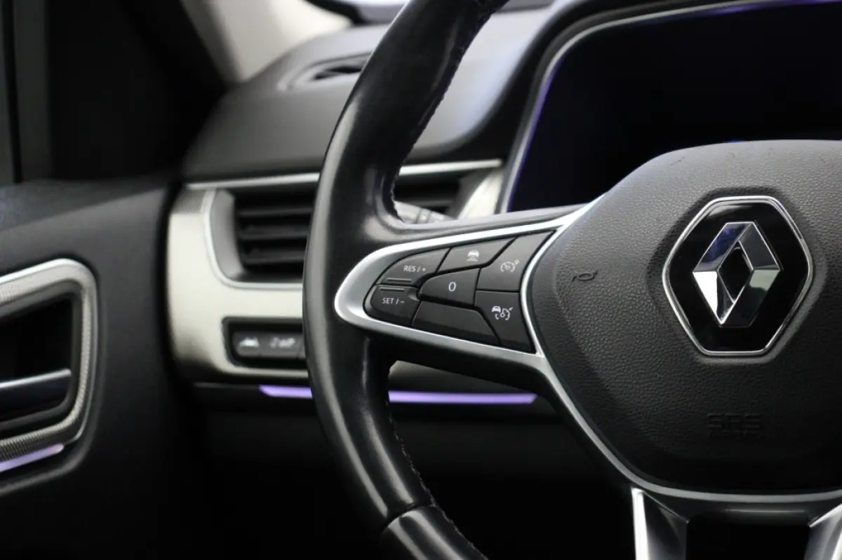 1.6 E-Tech Hybrid 145 Intens - Panorama, Digitaal Cockpit, Carplay, Camera