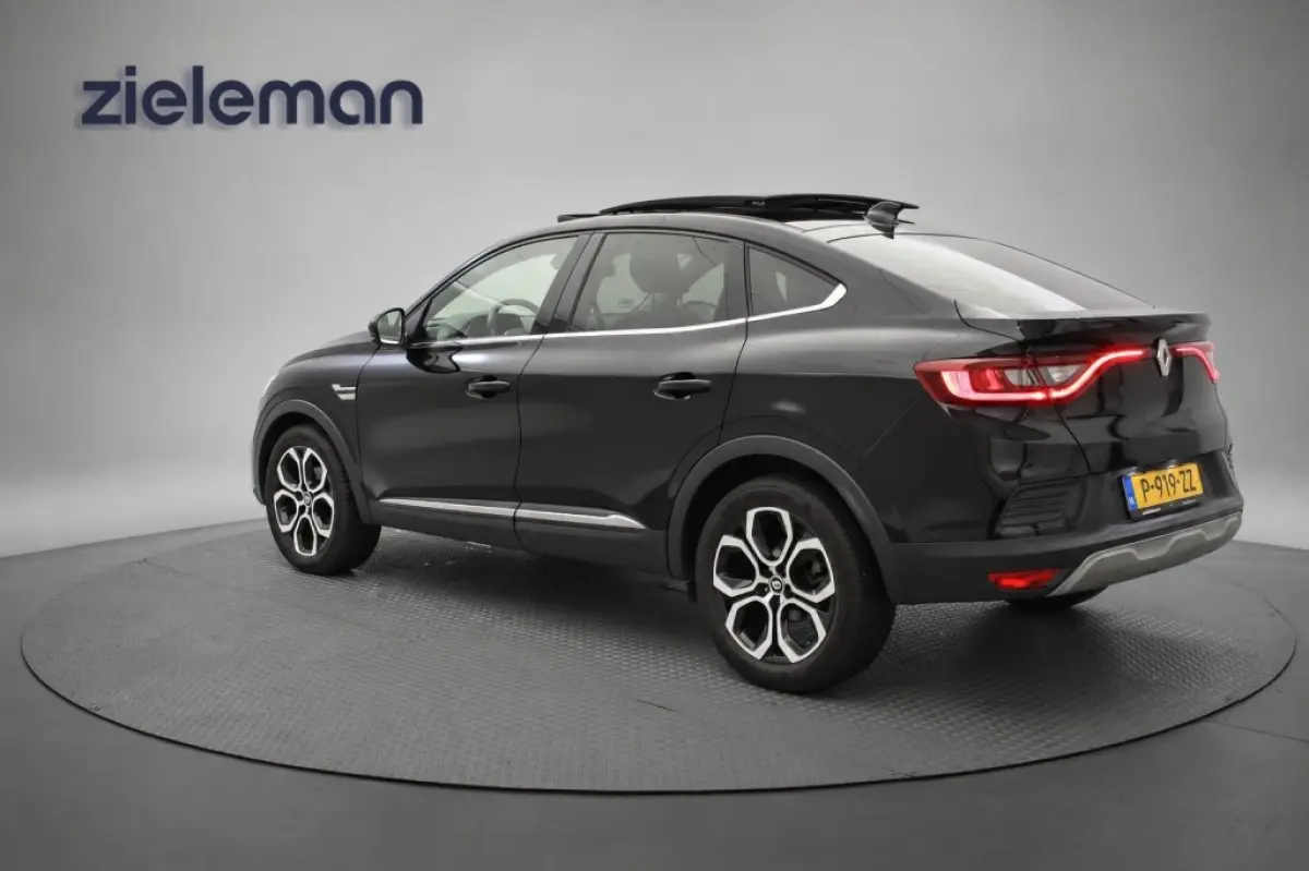 1.6 E-Tech Hybrid 145 Intens - Panorama, Digitaal Cockpit, Carplay, Camera