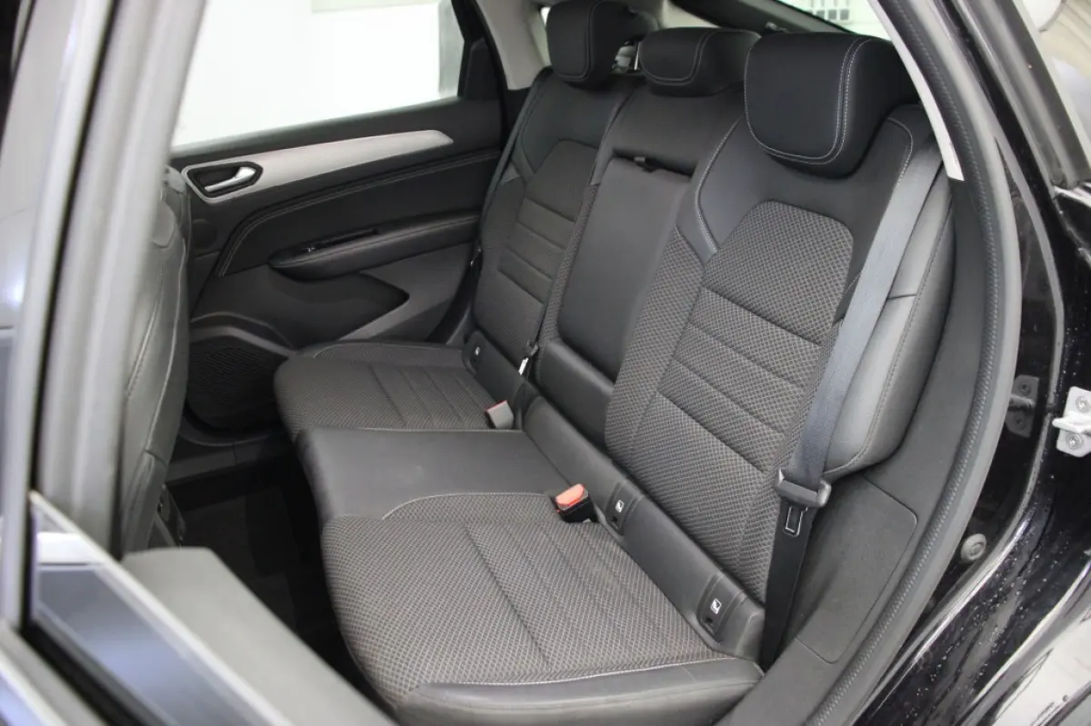 1.6 E-Tech Hybrid 145 Intens - Panorama, Digitaal Cockpit, Carplay, Camera