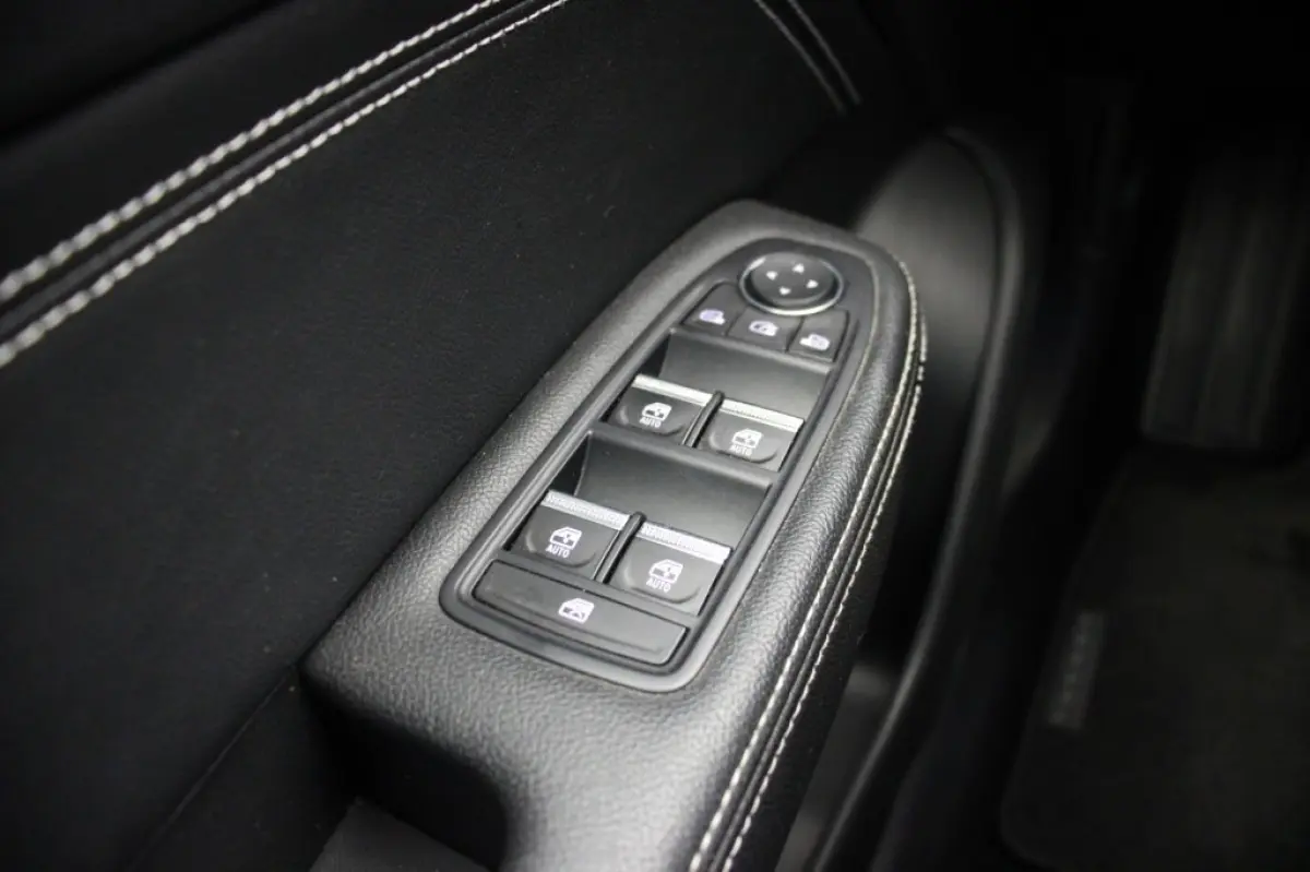 1.6 E-Tech Hybrid 145 Intens - Panorama, Digitaal Cockpit, Carplay, Camera