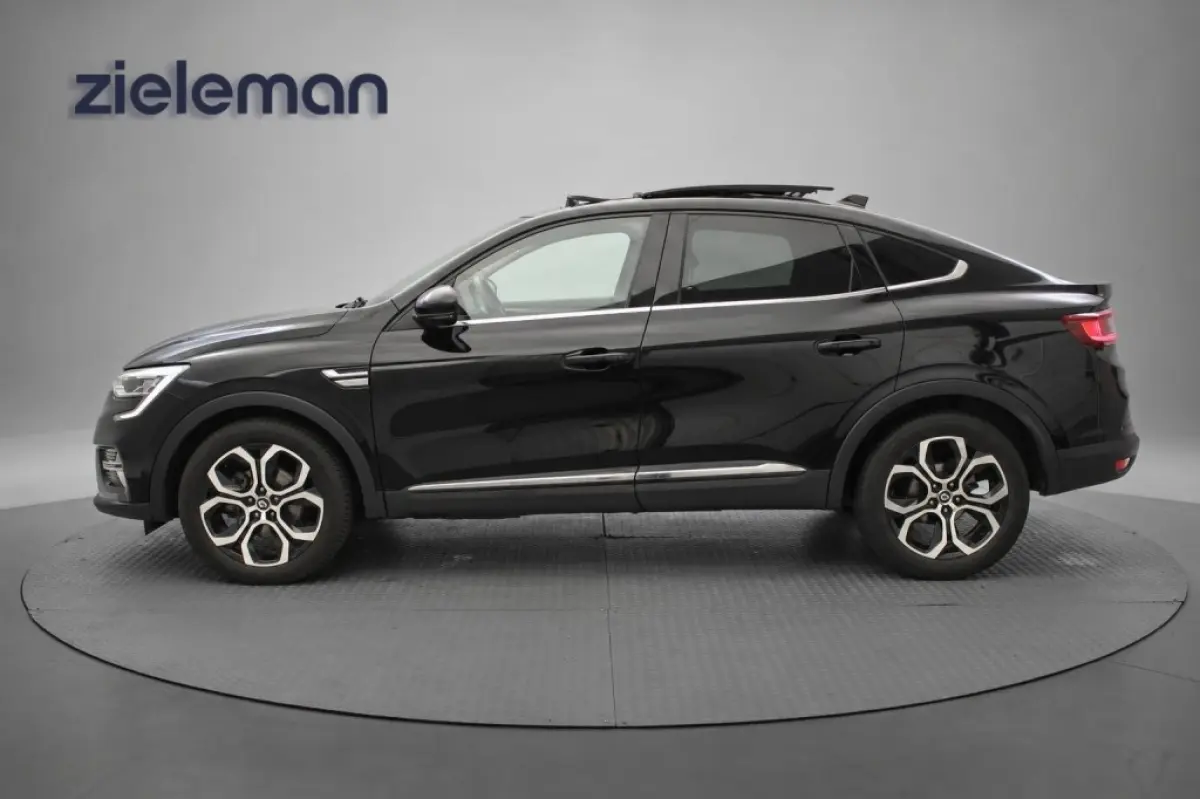 1.6 E-Tech Hybrid 145 Intens - Panorama, Digitaal Cockpit, Carplay, Camera