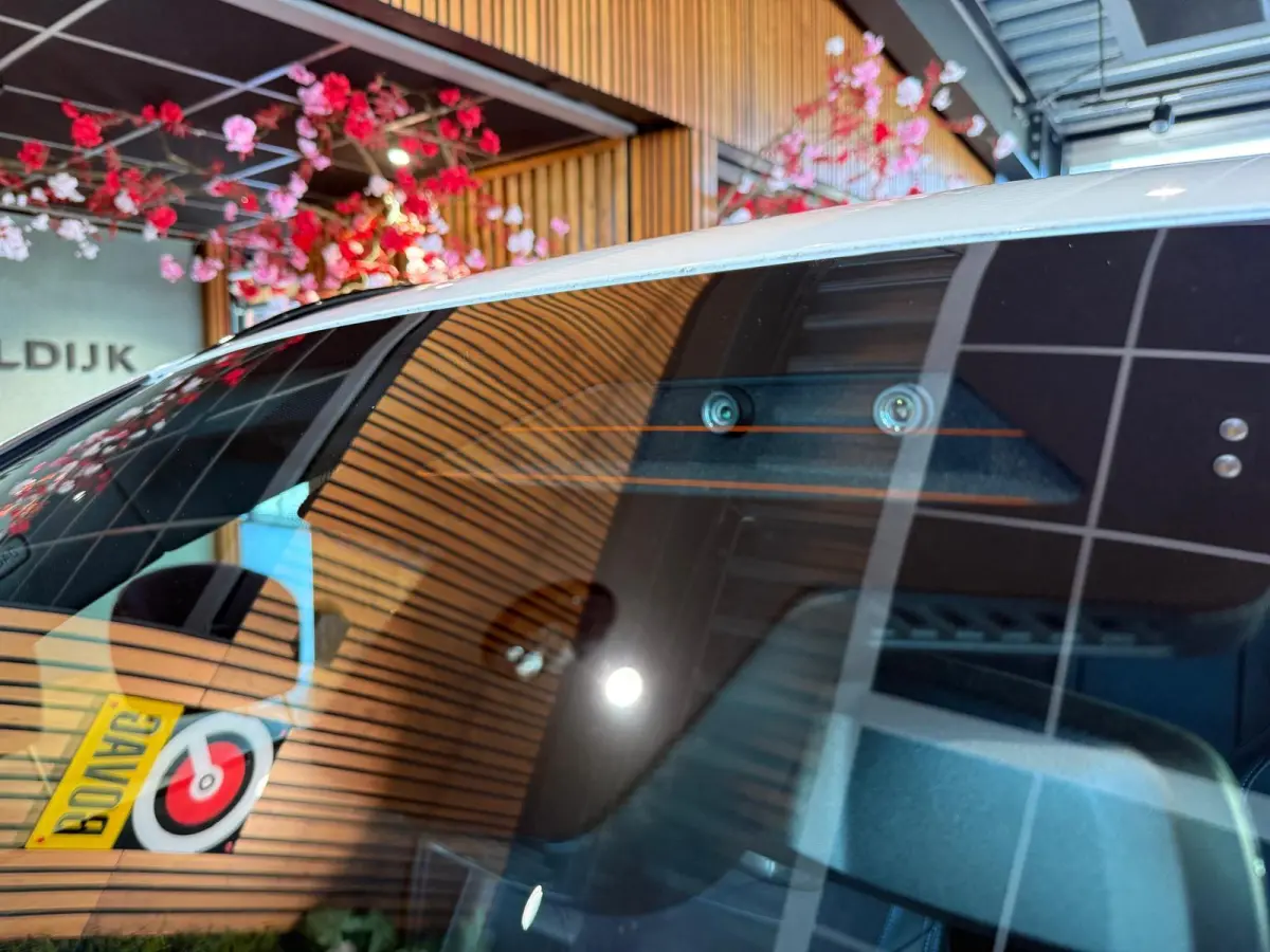 xDrive25e M Sport Pro 360 Camera / HUD / Keyless / M ALcantara Stoel met blauw Stiksel / M Lights Shadow Line