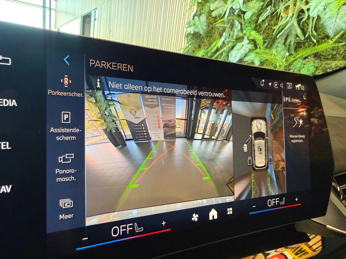 xDrive25e M Sport Pro 360 Camera / HUD / Keyless / M ALcantara Stoel met blauw Stiksel / M Lights Shadow Line