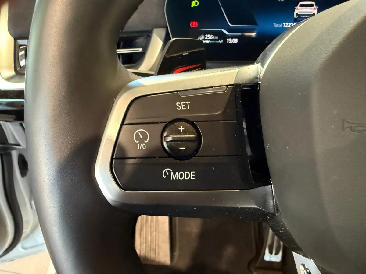 xDrive25e M Sport Pro 360 Camera / HUD / Keyless / M ALcantara Stoel met blauw Stiksel / M Lights Shadow Line