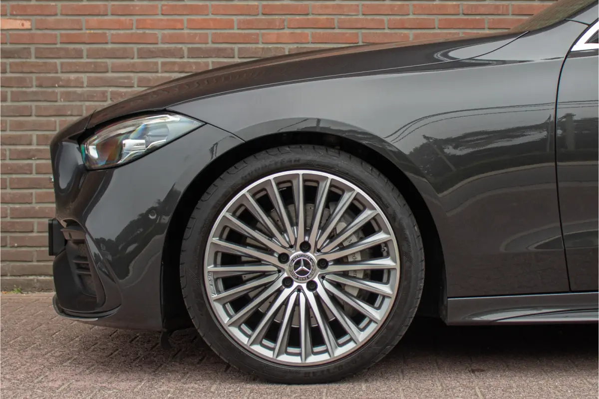 180 AMG Line, Origineel NL, 360 Camera, Memory, Augmented Reality, Leder, Keyless, Sfeerverlichting.