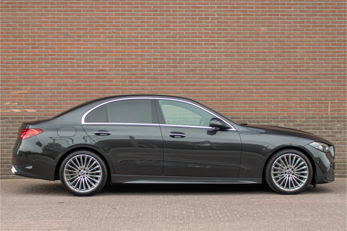 180 AMG Line, Origineel NL, 360 Camera, Memory, Augmented Reality, Leder, Keyless, Sfeerverlichting.
