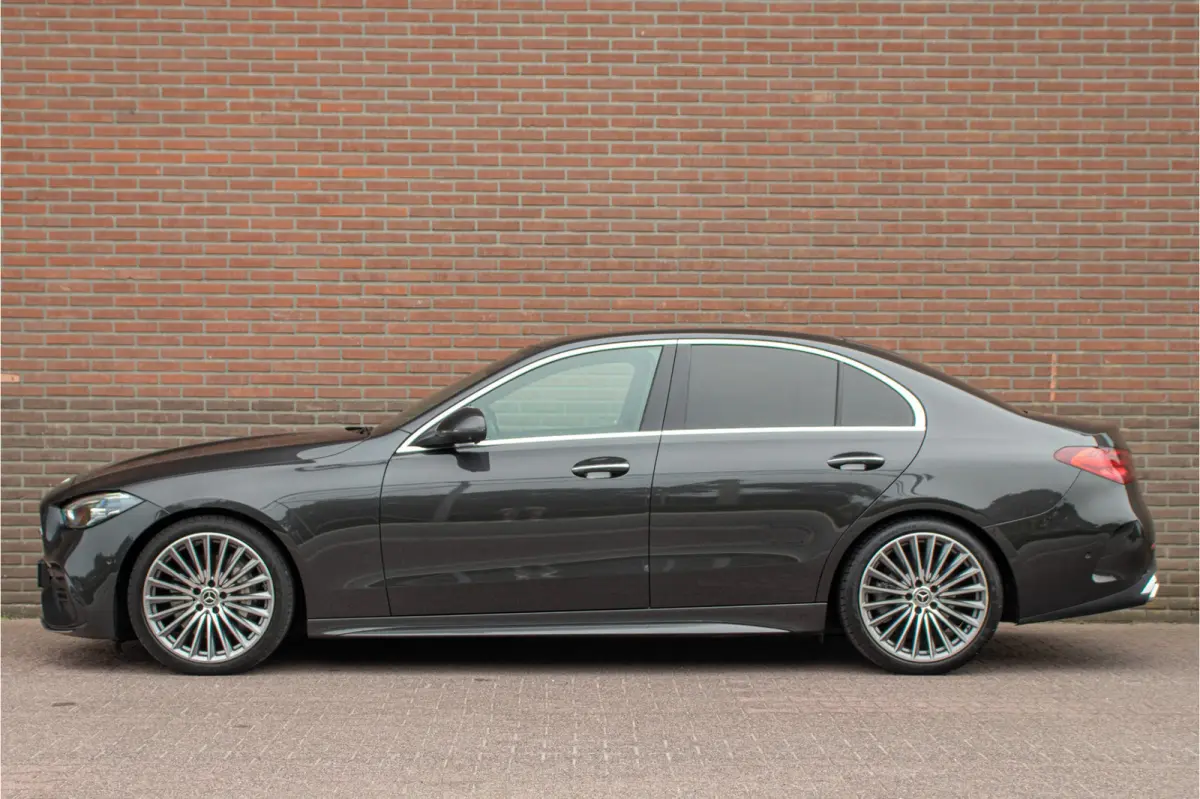 180 AMG Line, Origineel NL, 360 Camera, Memory, Augmented Reality, Leder, Keyless, Sfeerverlichting.