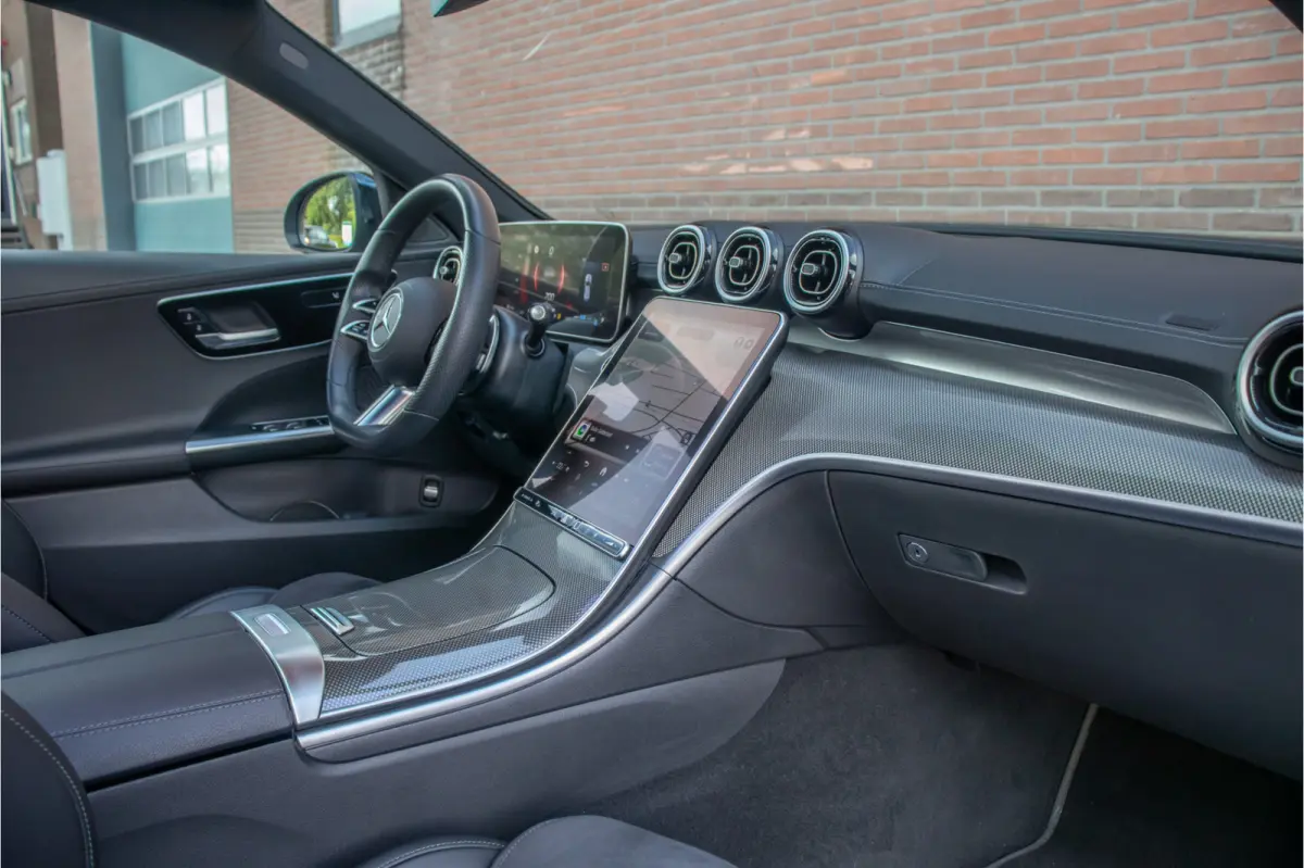 200 Launch Edition AMG Line, Origineel NL, Panoramadak, Trekhaak, Stoelverwarming, Carplay, Sfeerverlichting, Camera.