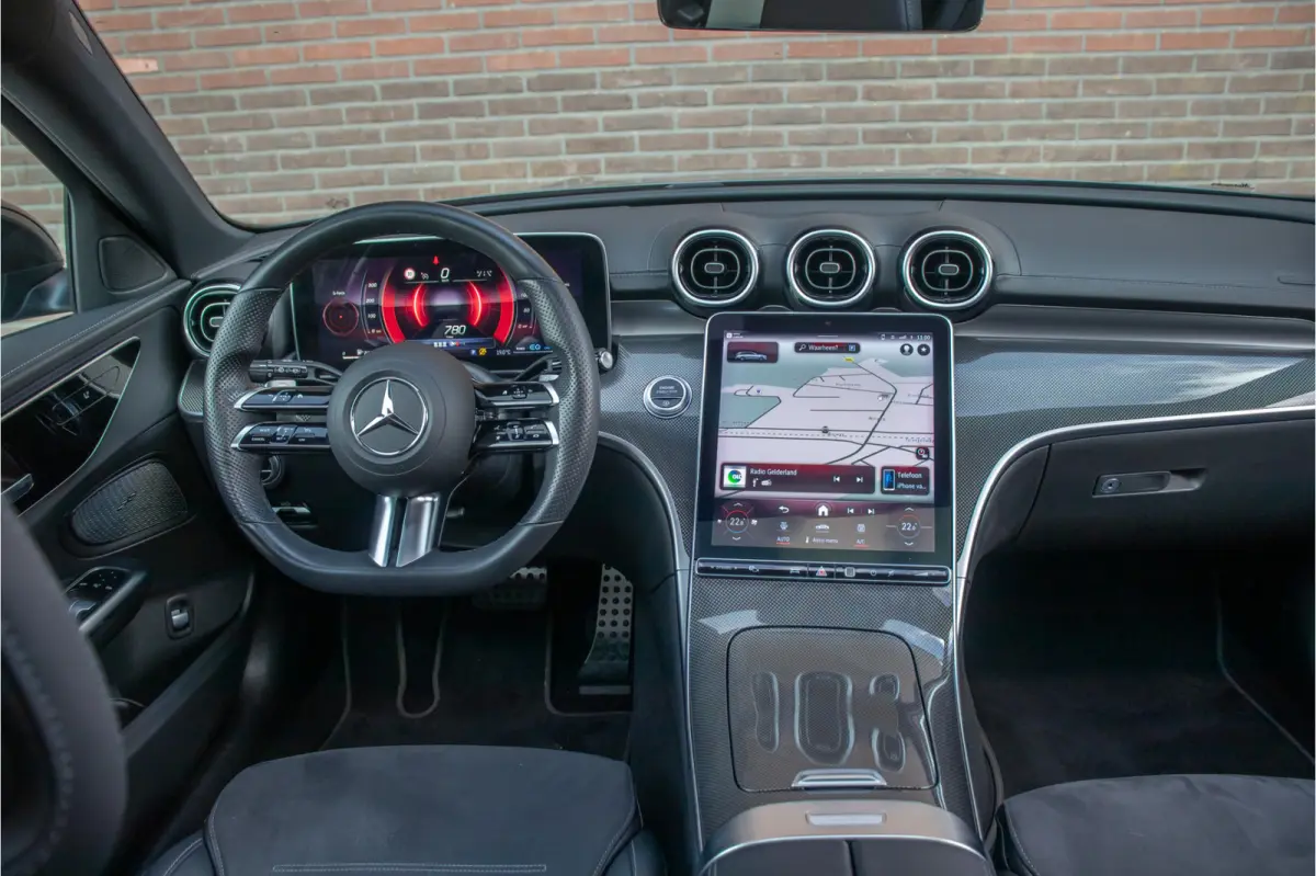 200 Launch Edition AMG Line, Origineel NL, Panoramadak, Trekhaak, Stoelverwarming, Carplay, Sfeerverlichting, Camera.