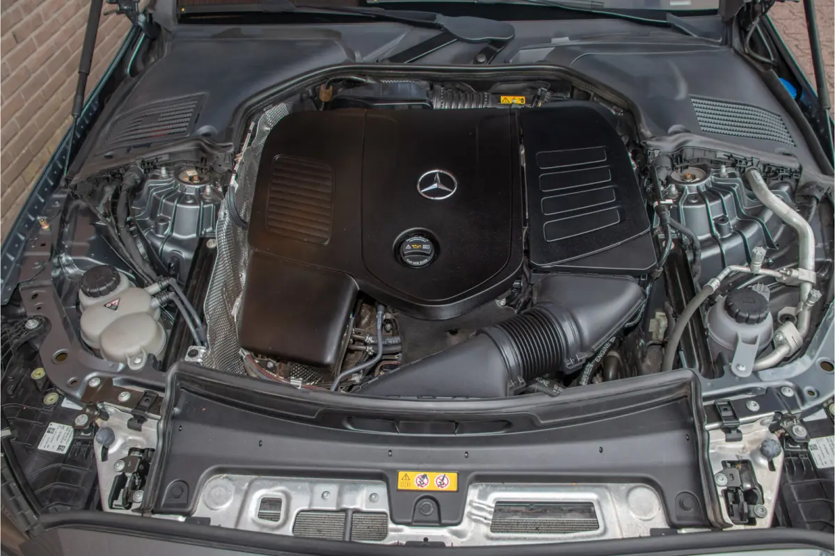 200 Launch Edition AMG Line, Origineel NL, Panoramadak, Trekhaak, Stoelverwarming, Carplay, Sfeerverlichting, Camera.
