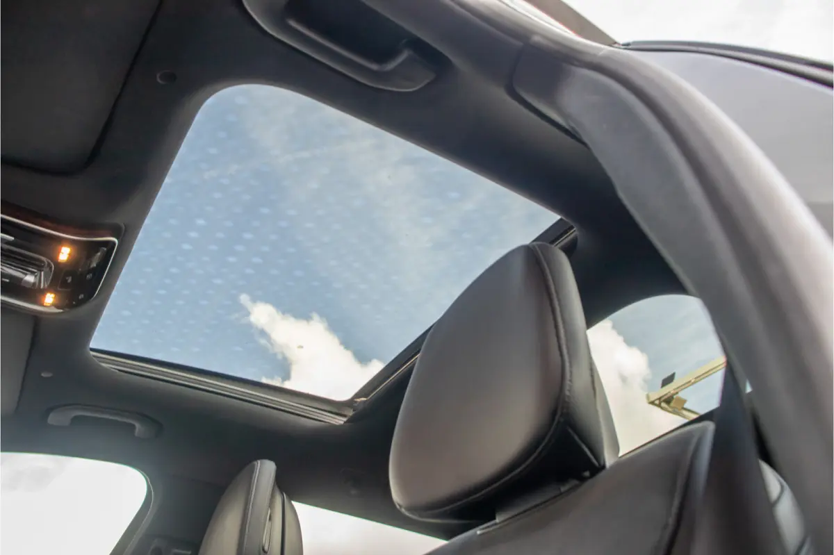 200 Launch Edition AMG Line, Origineel NL, Panoramadak, Trekhaak, Stoelverwarming, Carplay, Sfeerverlichting, Camera.