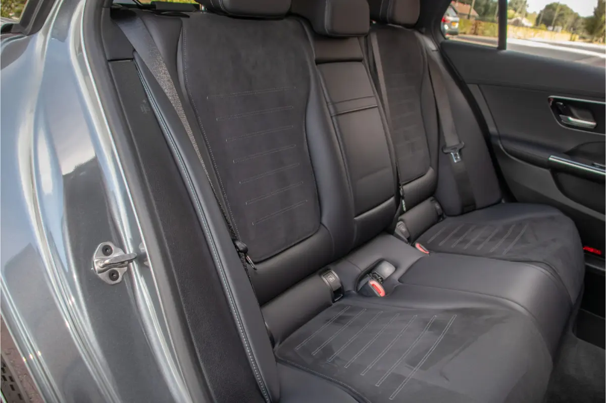 200 Launch Edition AMG Line, Origineel NL, Panoramadak, Trekhaak, Stoelverwarming, Carplay, Sfeerverlichting, Camera.