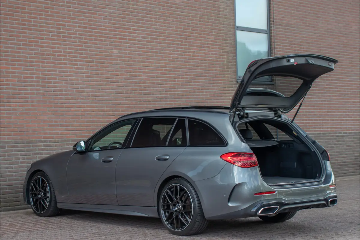 200 Launch Edition AMG Line, Origineel NL, Panoramadak, Trekhaak, Stoelverwarming, Carplay, Sfeerverlichting, Camera.