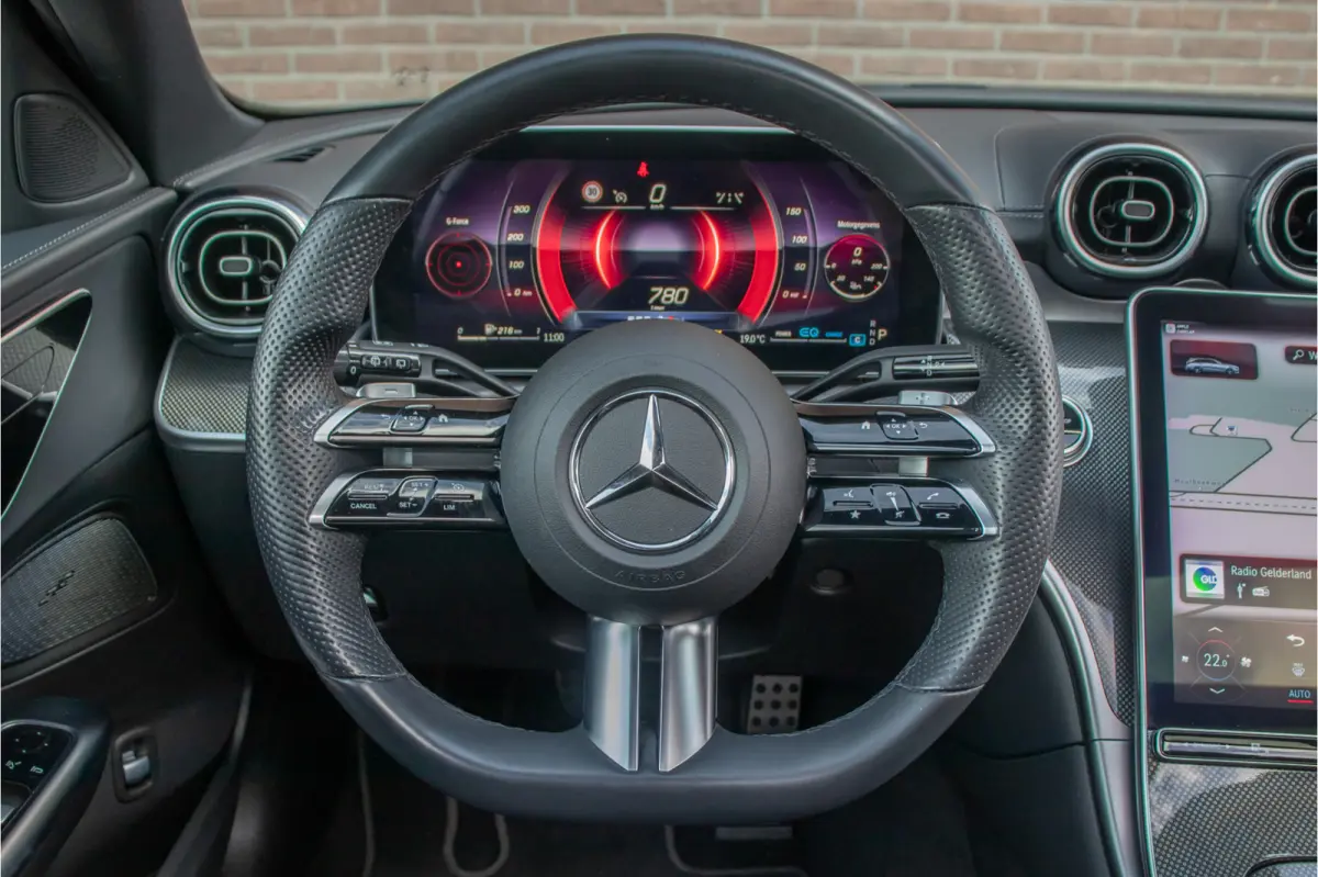 200 Launch Edition AMG Line, Origineel NL, Panoramadak, Trekhaak, Stoelverwarming, Carplay, Sfeerverlichting, Camera.