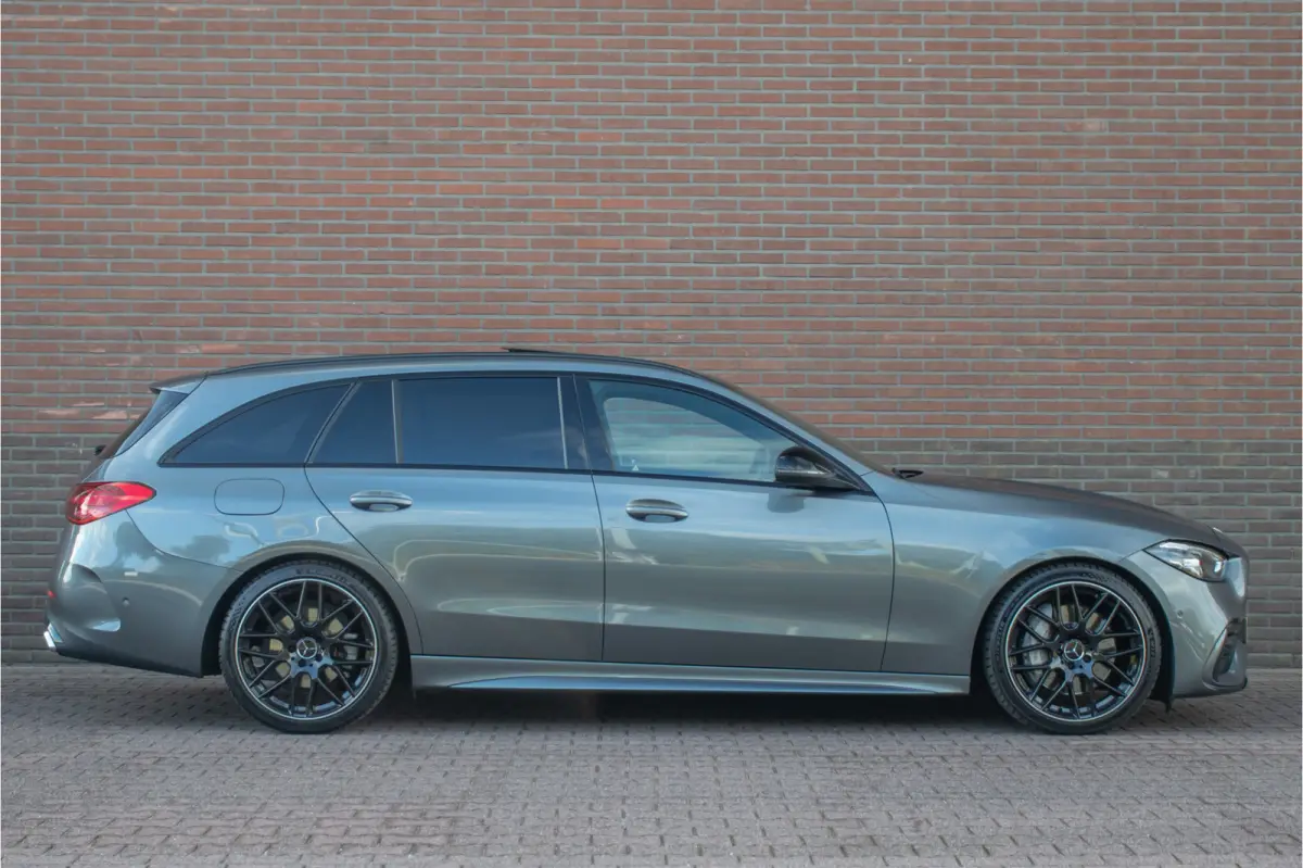 200 Launch Edition AMG Line, Origineel NL, Panoramadak, Trekhaak, Stoelverwarming, Carplay, Sfeerverlichting, Camera.