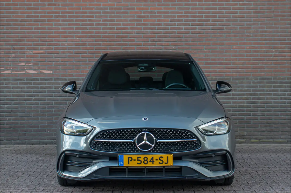 200 Launch Edition AMG Line, Origineel NL, Panoramadak, Trekhaak, Stoelverwarming, Carplay, Sfeerverlichting, Camera.
