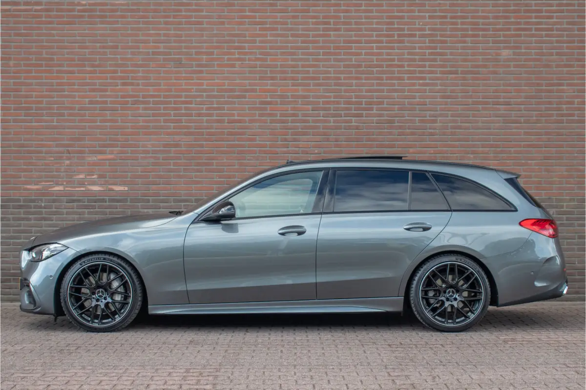 200 Launch Edition AMG Line, Origineel NL, Panoramadak, Trekhaak, Stoelverwarming, Carplay, Sfeerverlichting, Camera.