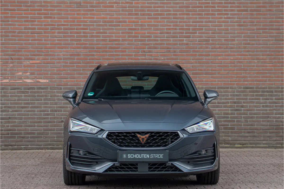 1.4 e-Hybrid 245pk VZ, Panoramadak, Carplay, Stoel & Stuurverwarming, Camera, Adaptive Cruise, Keyless.